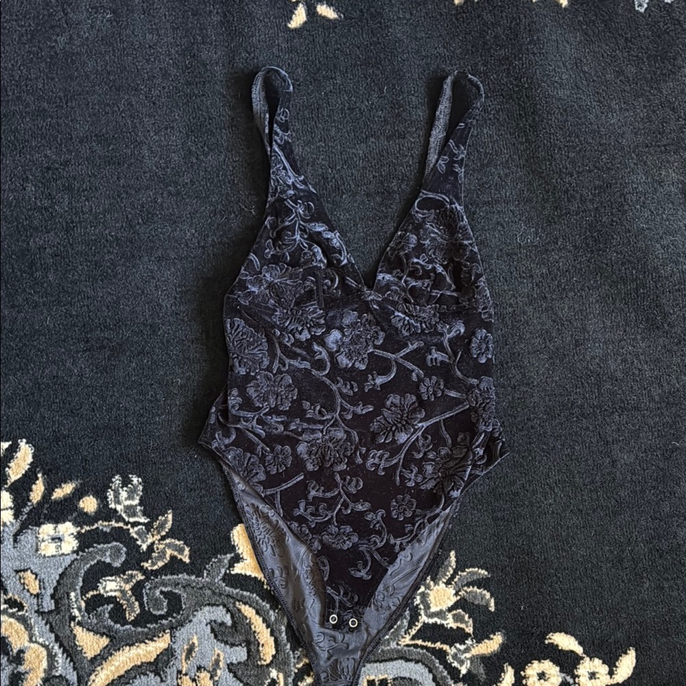 Floral Velvet Bodysuit - Black